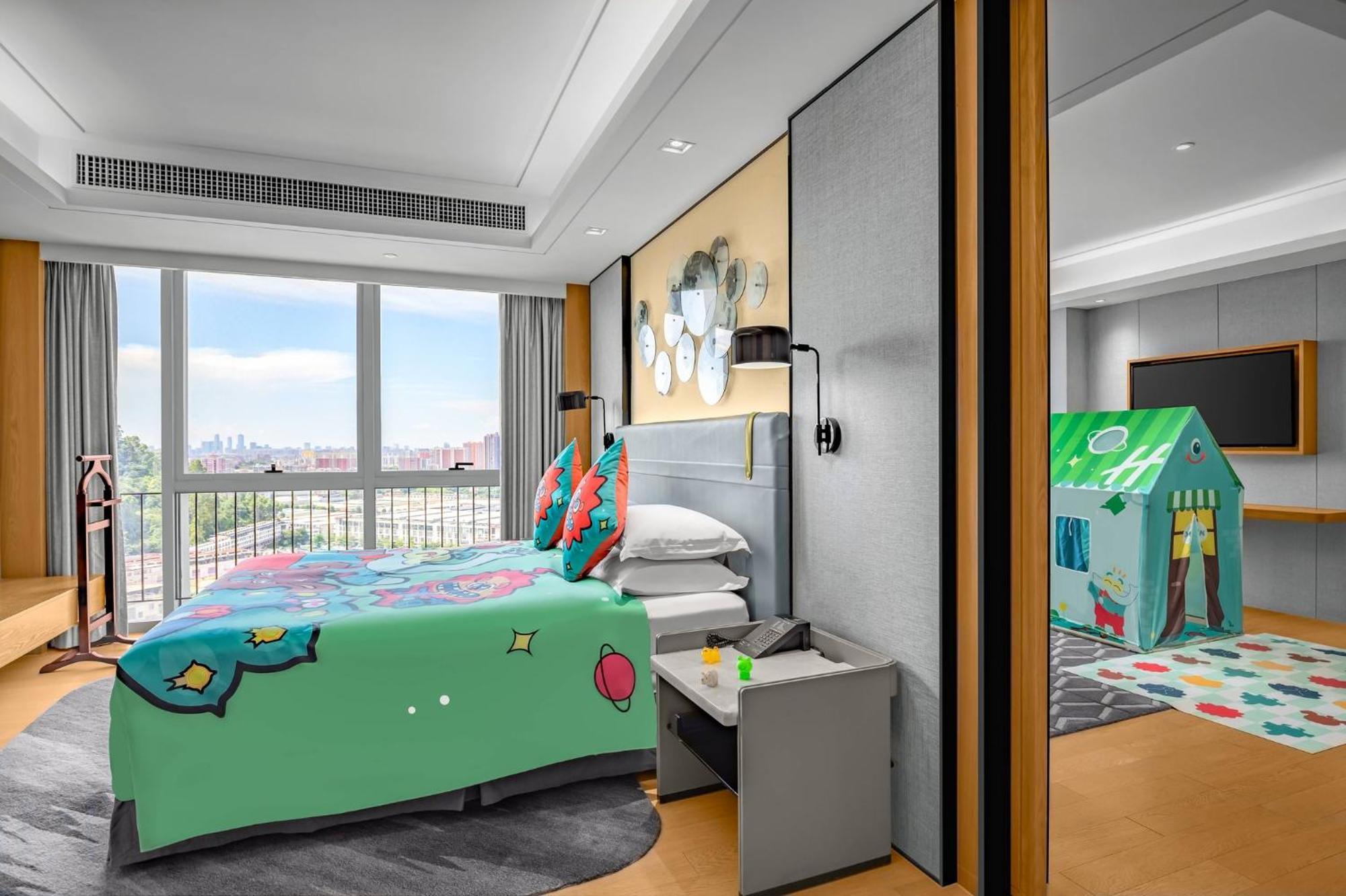 Holiday Inn Guangzhou South Lake Hotel - Ideal For Business & Leisure Eksteriør billede