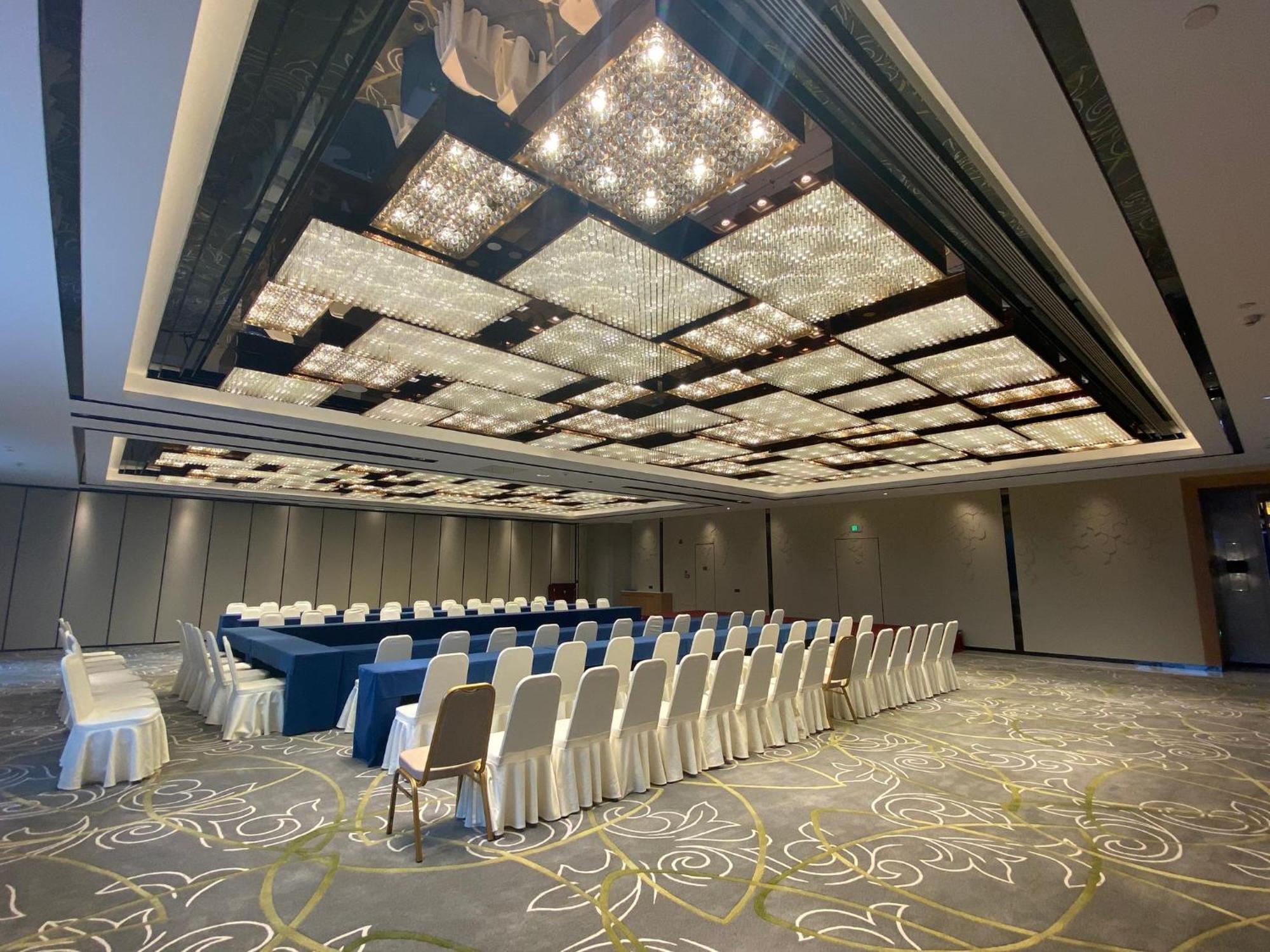 Holiday Inn Guangzhou South Lake Hotel - Ideal For Business & Leisure Eksteriør billede