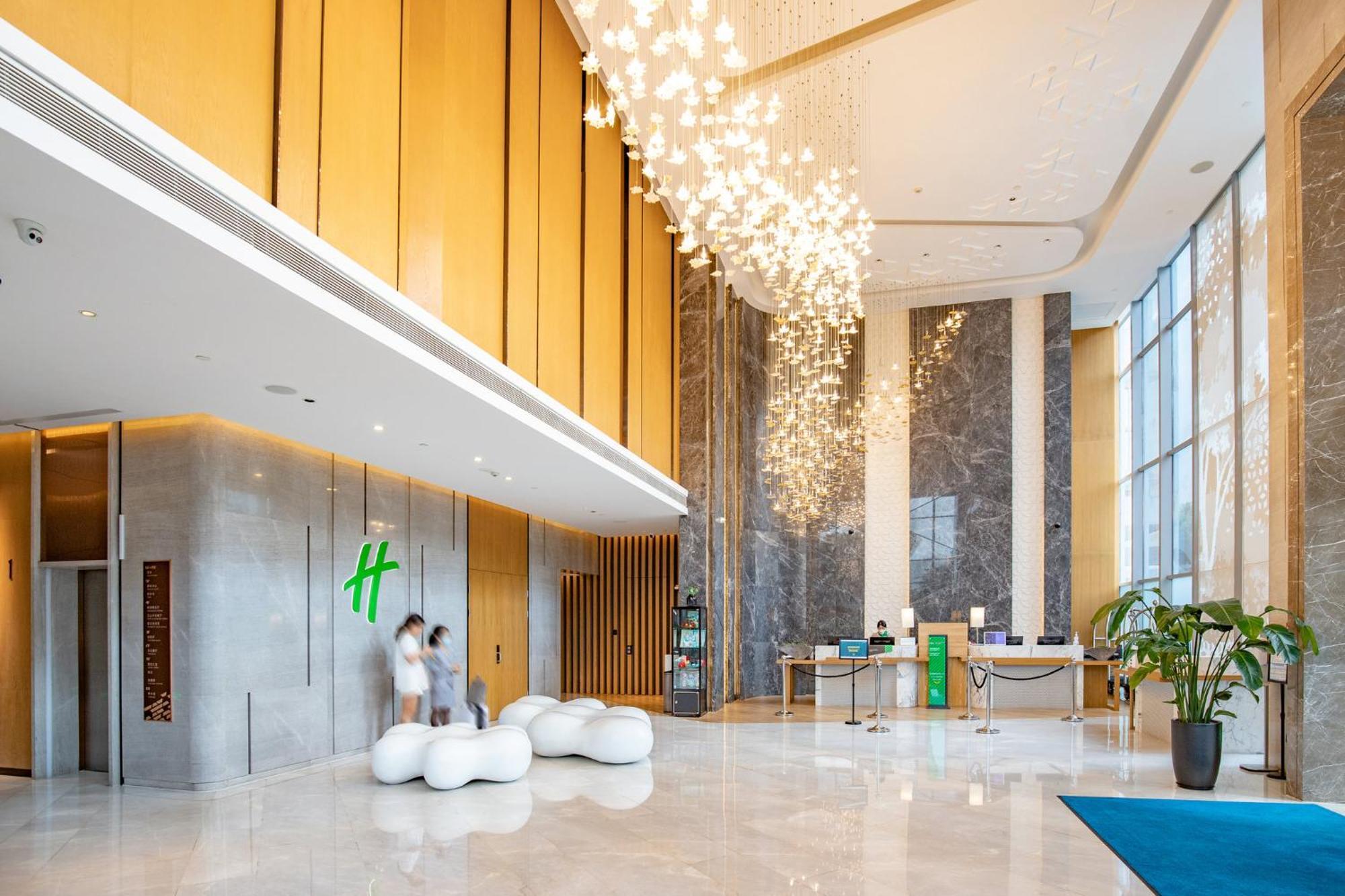 Holiday Inn Guangzhou South Lake Hotel - Ideal For Business & Leisure Eksteriør billede